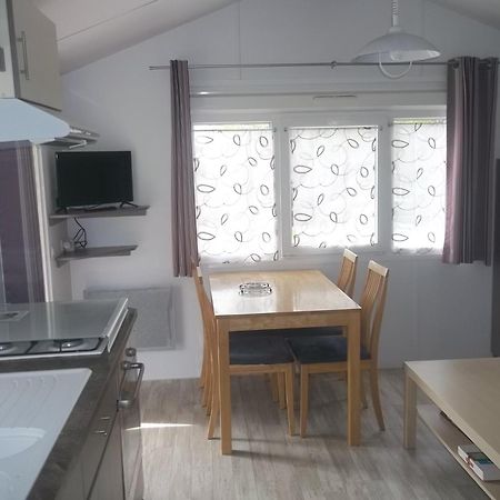 Camping Aire Du Gros Pre Lesseux Exterior photo