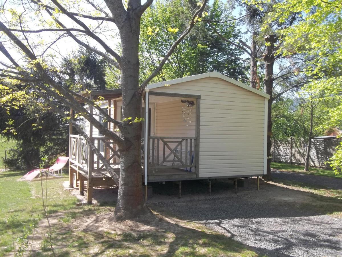 Camping Aire Du Gros Pre Lesseux Exterior photo