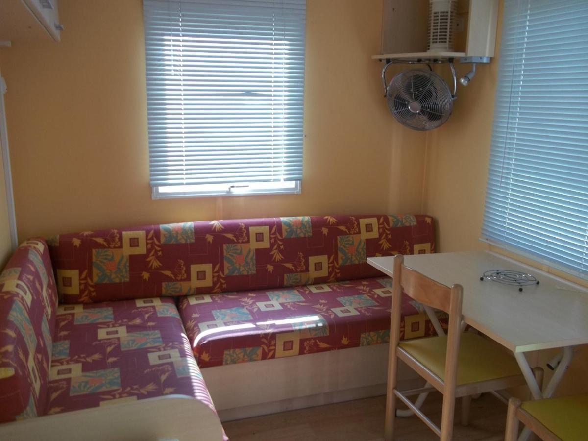Camping Aire Du Gros Pre Lesseux Exterior photo